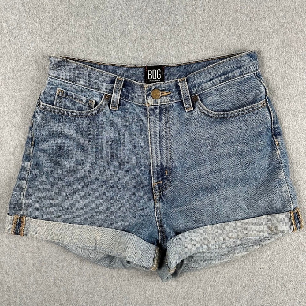 BDG Urban Outfitters Mom High Rise Denim Shorts Blue Cuffed Size 27 Jean Classic